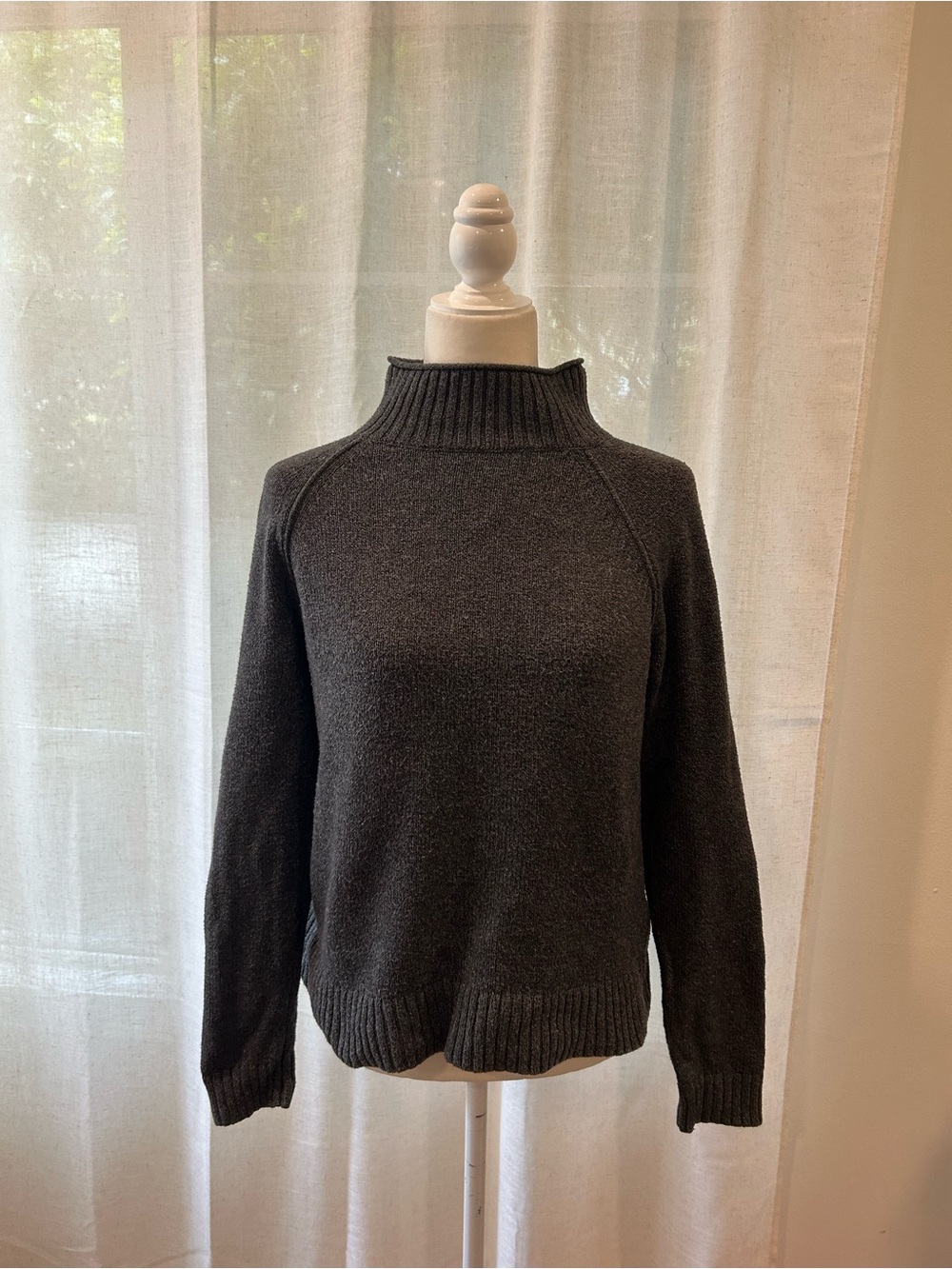Banana Republic Dark Charcoal Gray Turtleneck Sweater